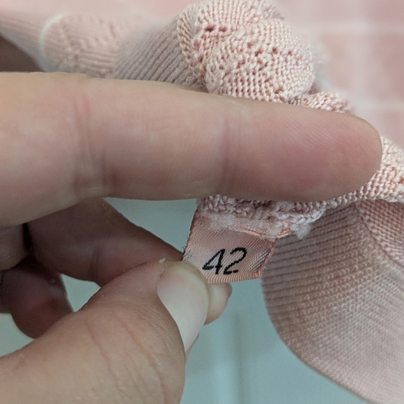 Vintage Givenchy Sport Pink V-Neck Swester - Picture 3 of 3